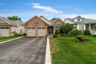 Detached in Wasaga Beach