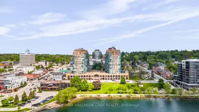 Condo Apartment in Barrie