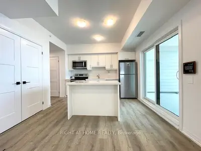 15 Kneeshaw Drive 102, Barrie, On L9j 0x9