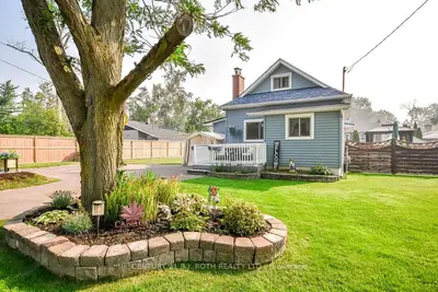 Detached in Orillia