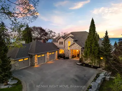 Detached in Orillia