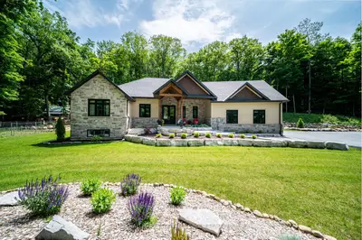 1087 Vindin Street, Midland, On L4r 4l9