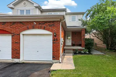 Att/Row/Townhouse in Barrie