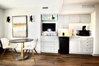 Condo Apartment in Oro-Medonte