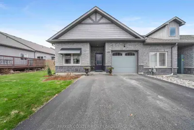Att/Row/Townhouse in Orillia