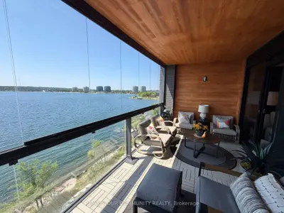 Condo Apartment in Barrie