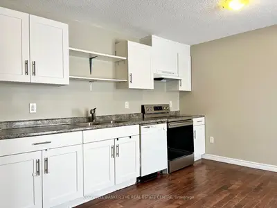 11 Chaucer Crescent, Barrie, On L4n 4t8