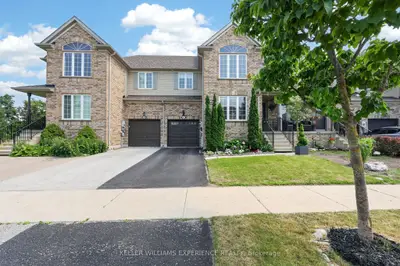 Att/Row/Townhouse in Barrie
