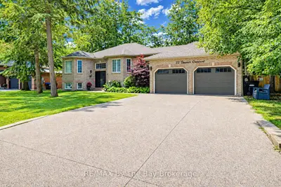 22 Downer Crescent, Wasaga Beach, On L9z 1c2