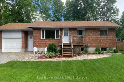 16 Mundy Avenue, Tiny, On L9m 0b5
