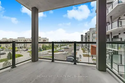 Condo Apartment in Collingwood