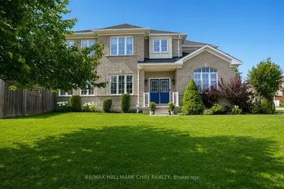 2 Versailles Crescent, Barrie, On L4m 0b6