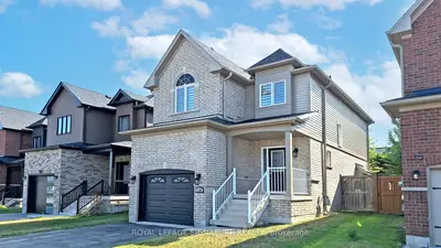 138 Sun King Crescent, Barrie, On L4m 0e5