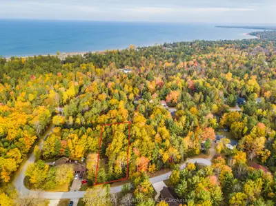 4 Nida Crescent, Wasaga Beach, On L9z 2m8