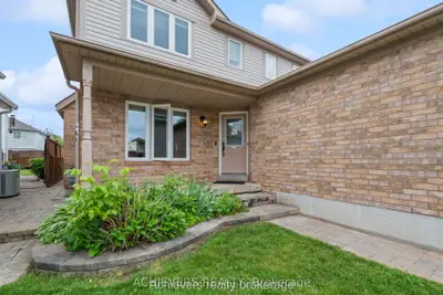 66 Leggott Avenue, Barrie, On L4n 8b7