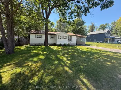158 ZOO PARK Road, Wasaga Beach, ON L9Z 2P2