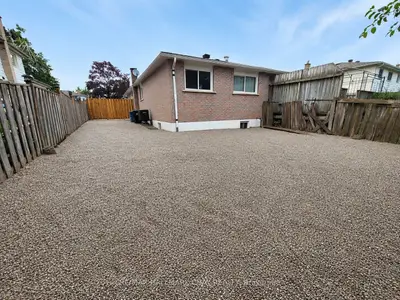 88 B Bernick Drive Lower, Barrie, On L4m 2v6