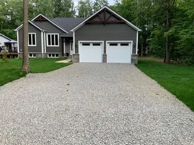 5 Oakwood Avenue N, Tiny, On L9m 0j2