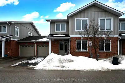 90 Sovereign's Gate 29, Barrie, On L4n 0y9