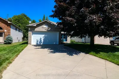 Detached in Wasaga Beach