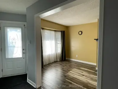 27 Lindsay Court, Barrie, On L4m 6g5