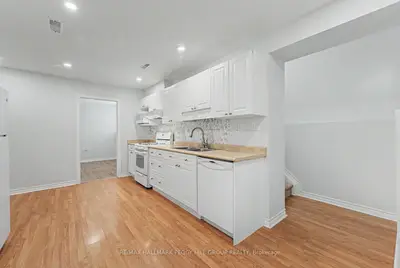 148 Livingstone Street E Lower, Barrie, On L4m 6y7