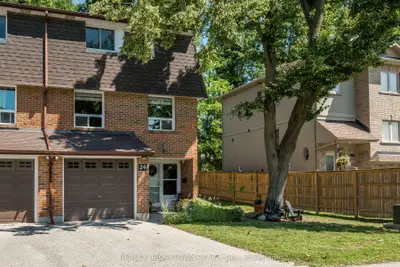 360 Blake Street Nw 24, Barrie, On L4m 1l3