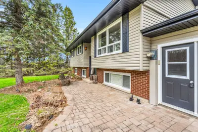 2477 Old Fort Road, Tay, On L4r 4k3