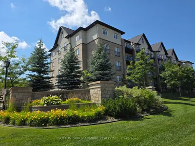 Condo Apartment in Barrie