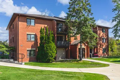 167 Edgehill Drive E9, Barrie, On L4n 1l9
