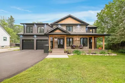 Detached in Springwater