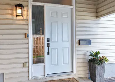 49 Bond Street, Orillia, On L3v 1j6