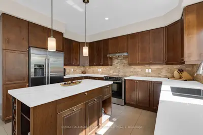 137 Jewel House Lane, Barrie, On L4n 6e1