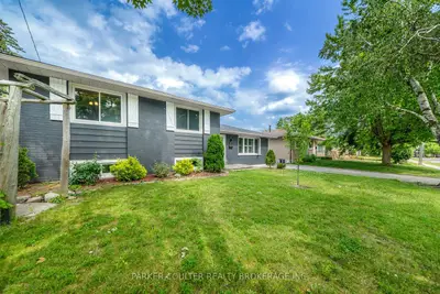 17 Harding Avenue, Barrie, On L4m 3k1