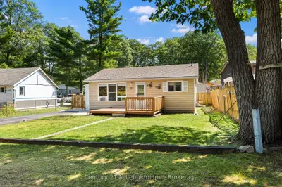Detached in Wasaga Beach