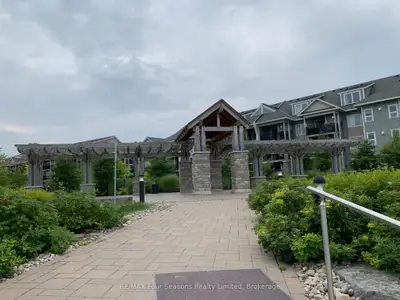 4 Cove Court 102, Collingwood, On L9y 0y6