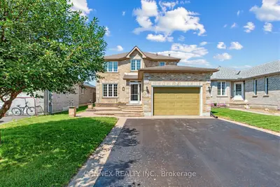 16 Mcavoy Drive, Barrie, On L4n 0r1
