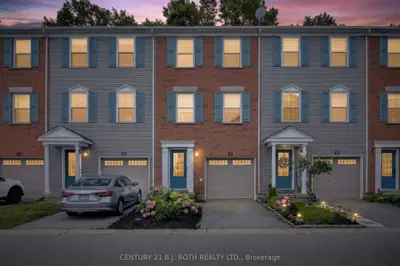 Att/Row/Townhouse in Barrie