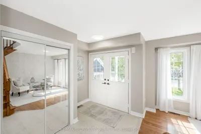 22 Maple Crown Terrace, Barrie, On L4m 7h4