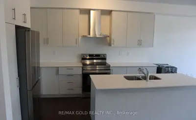 Semi-Detached in Barrie