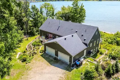 243 Champlain Road, Penetanguishene, On L9m 1s2