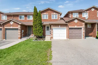 Att/Row/Townhouse in Barrie