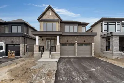 Detached in Wasaga Beach