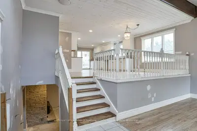 8 Edna Street, Orillia, On L3v 6g4