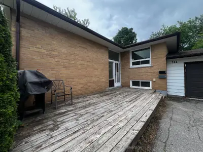 244 St Vincent Street Lower, Barrie, On L4m 3z8
