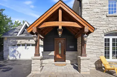 105 Duckworth Street, Barrie, On L4m 3v9
