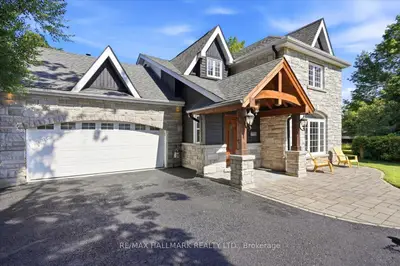 105 Duckworth Street, Barrie, On L4m 3v9