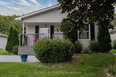11 Indiana Avenue, Wasaga Beach, On L9z 3a8