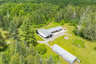1076 Beaver Lane, Springwater, On P0b 1l0
