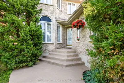 5 Kelsey Crescent, Barrie, On L4n 0j7